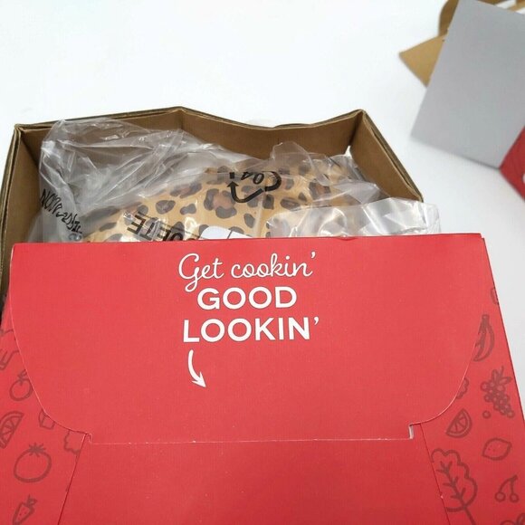 DASH Mini 4 inch Leopard Spots Waffle Maker Electric Get Cookin Good Lookin Box - Picture 8 of 8